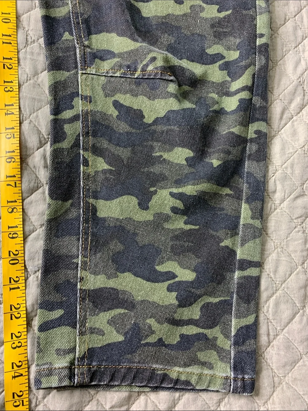 BiBi Olive Green Camo Wide-Leg Barrel size small